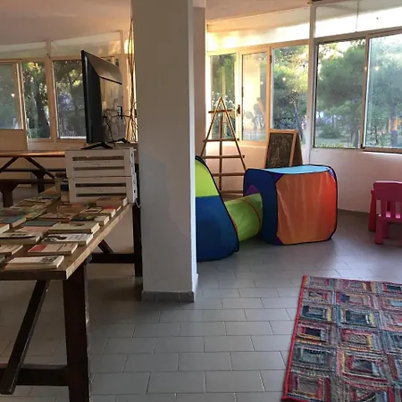 פארק נופש Village Baia Falcone ויאסטה